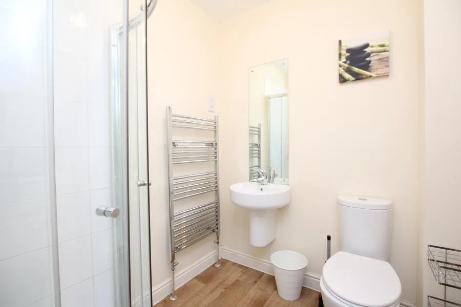 6 bedroom terraced house for rent