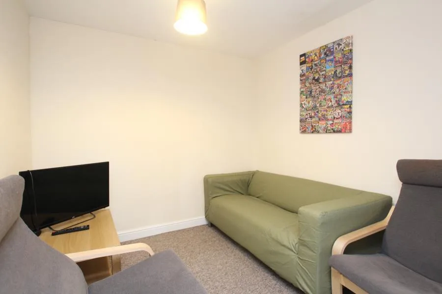 6 bedroom terraced house for rent