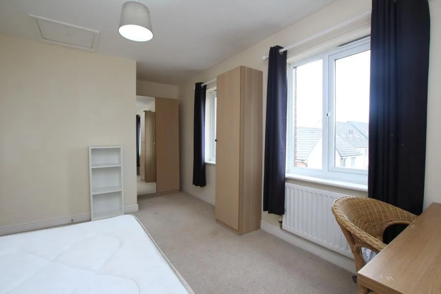 6 bedroom terraced house for rent