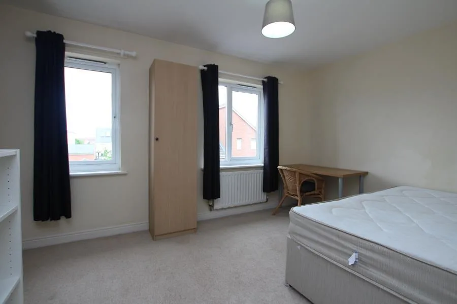 6 bedroom terraced house for rent