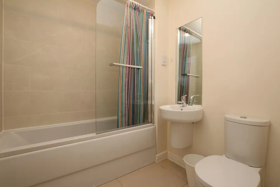 6 bedroom town house for rent