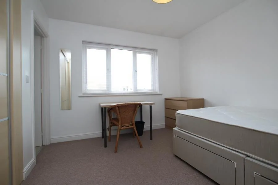 6 bedroom town house for rent