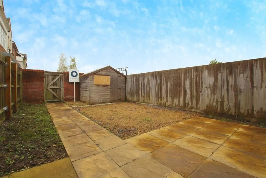 6 bedroom town house for rent