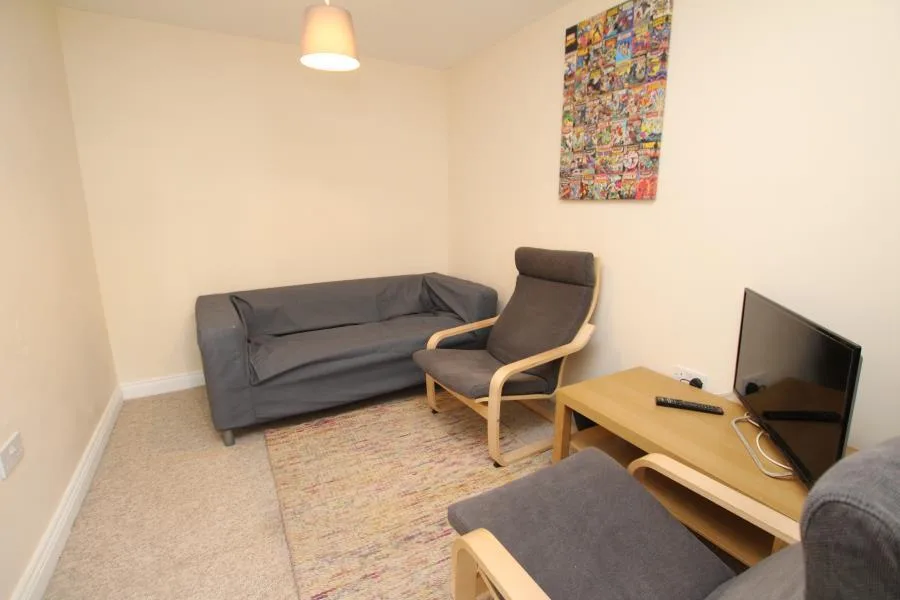 6 bedroom town house for rent