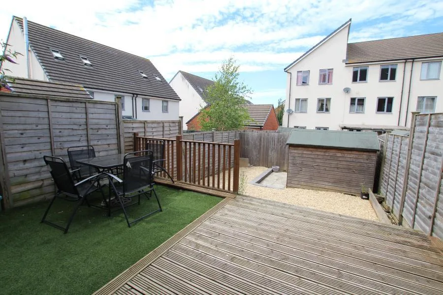 6 bedroom town house for rent