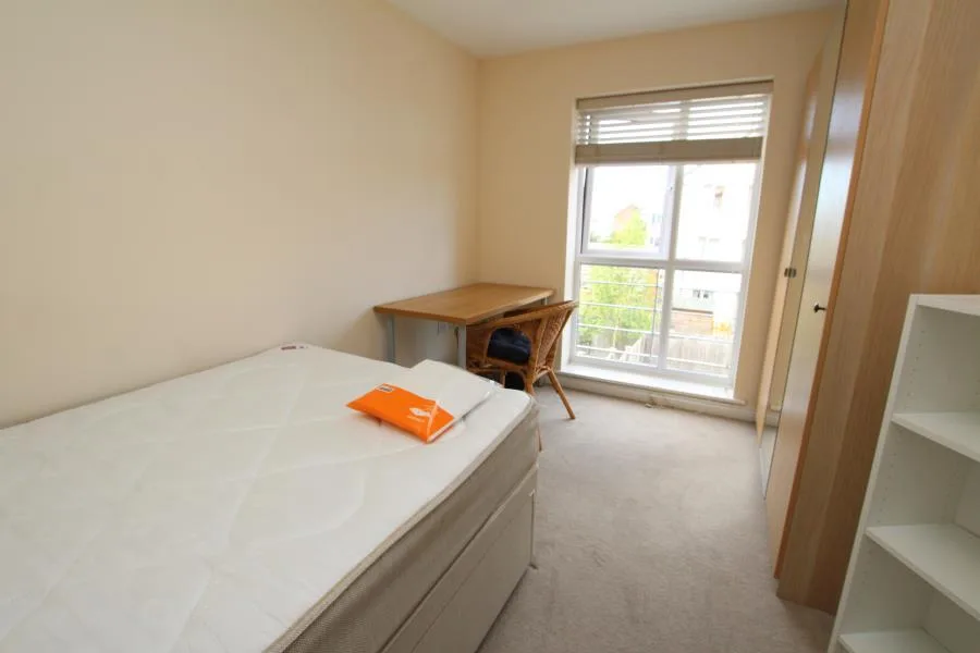 6 bedroom town house for rent