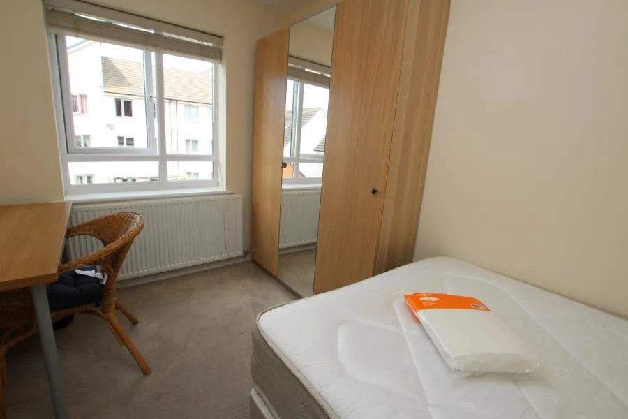 6 bedroom town house for rent