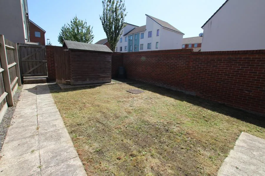 6 bedroom terraced house for rent