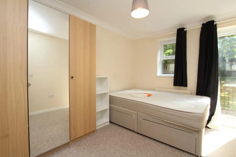 6 bedroom terraced house for rent