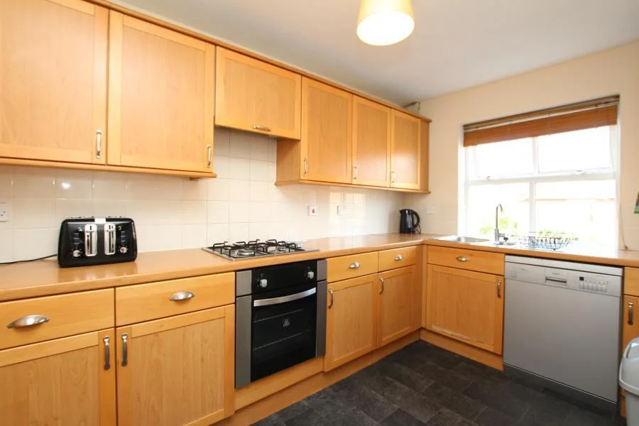 6 bedroom terraced house for rent