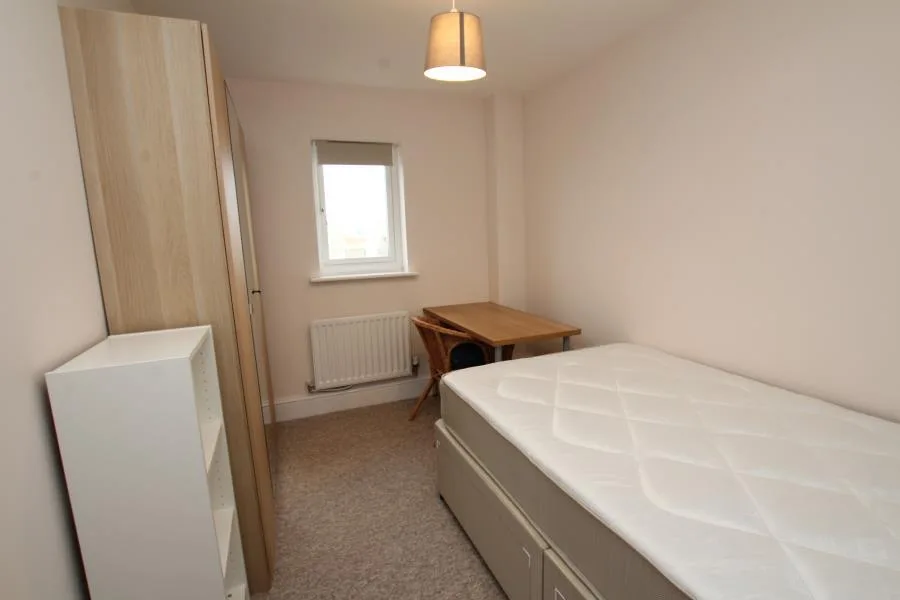 6 bedroom terraced house for rent