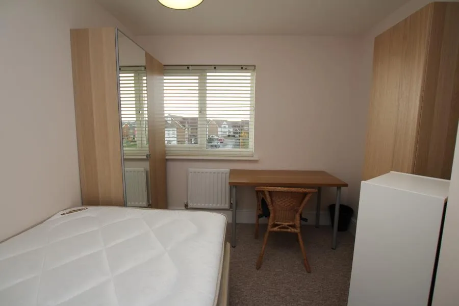 6 bedroom terraced house for rent