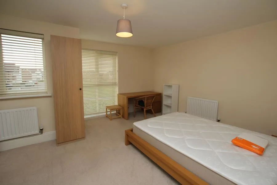 6 bedroom terraced house for rent