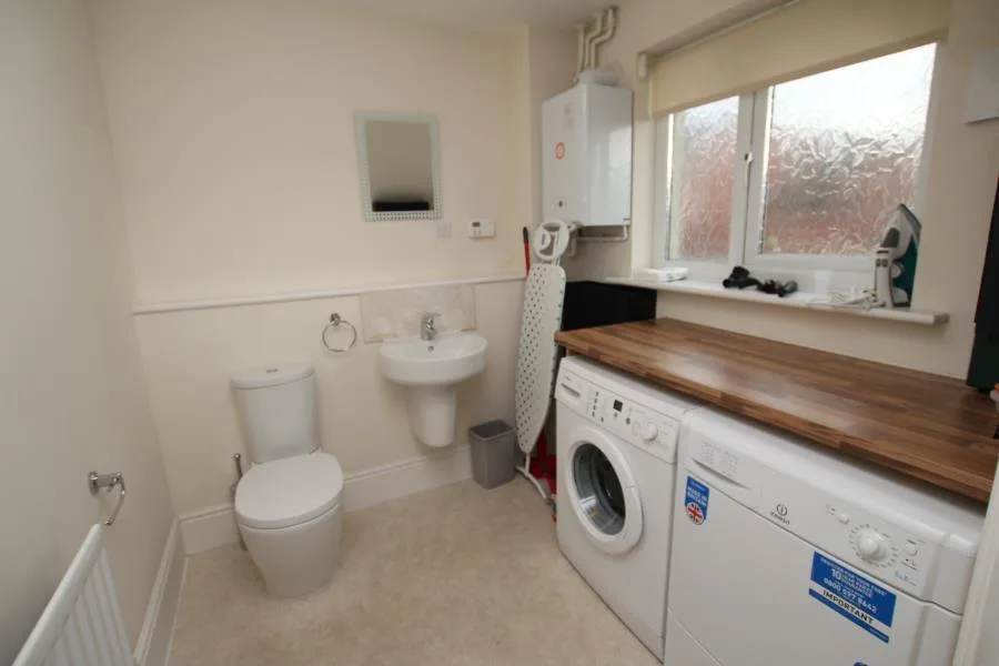 6 bedroom terraced house for rent