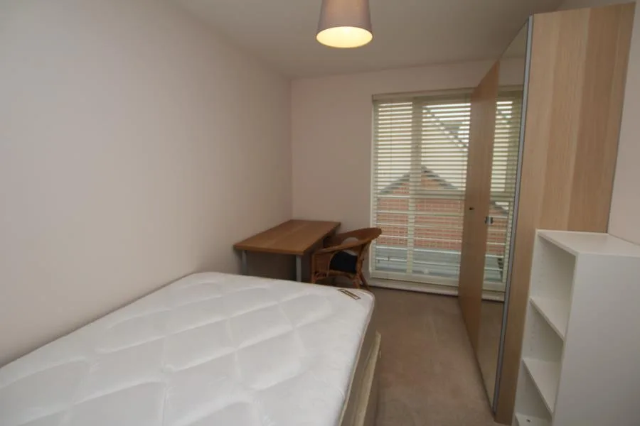 6 bedroom terraced house for rent