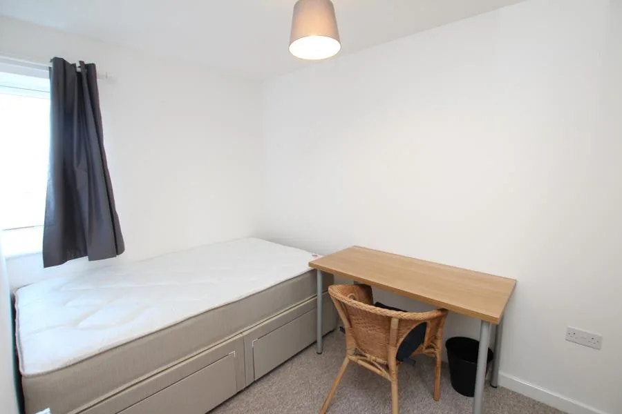 6 bedroom terraced house for rent