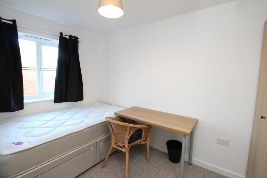 6 bedroom terraced house for rent
