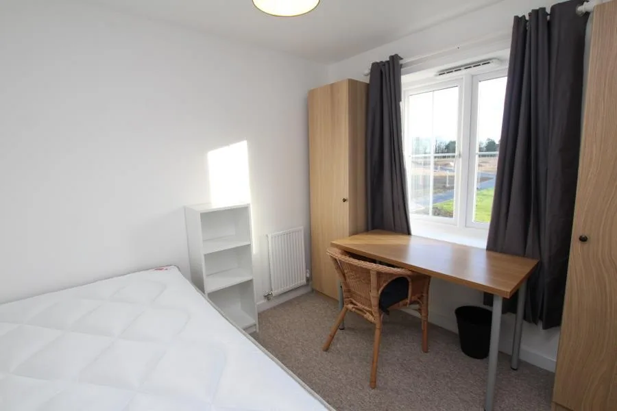 6 bedroom terraced house for rent
