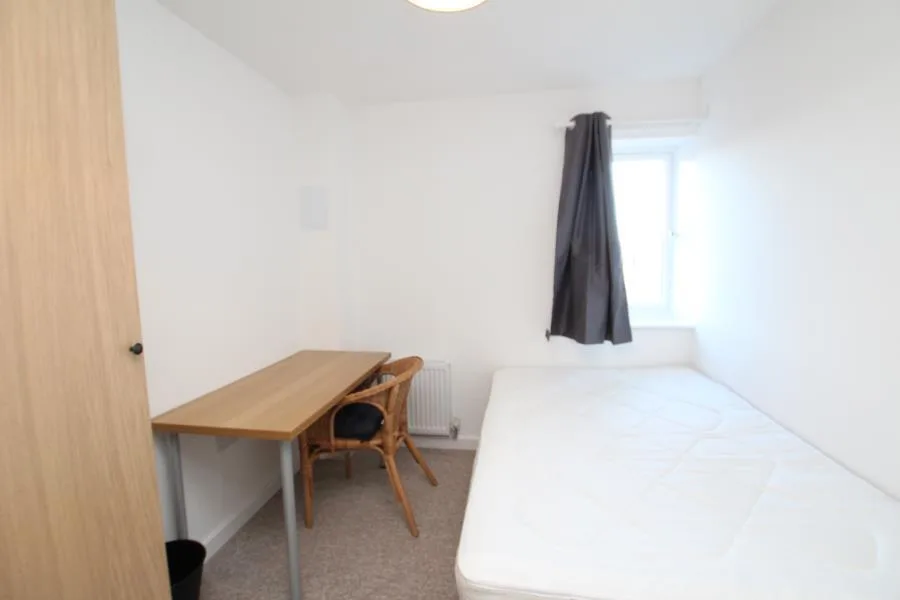 6 bedroom terraced house for rent