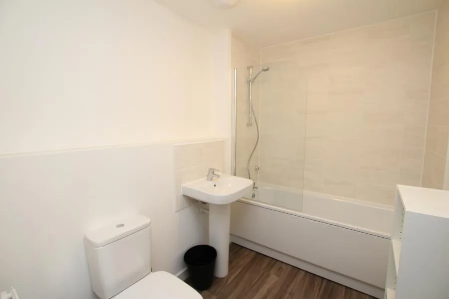 6 bedroom terraced house for rent
