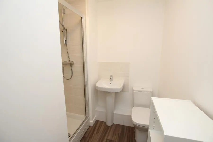 6 bedroom terraced house for rent