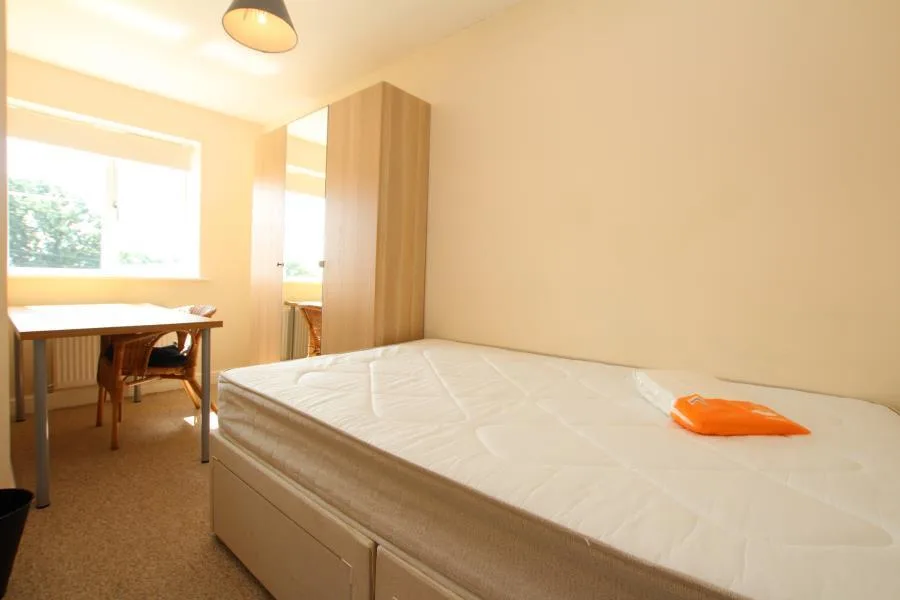 7 bedroom terraced house for rent