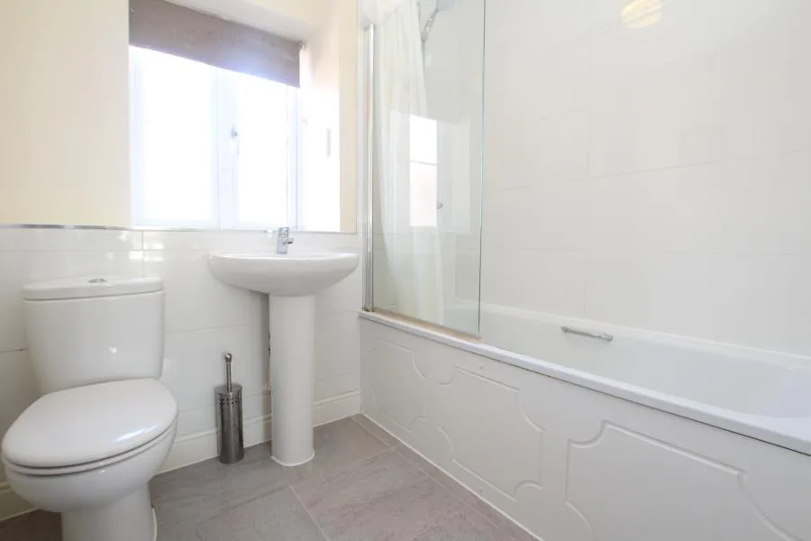 7 bedroom terraced house for rent
