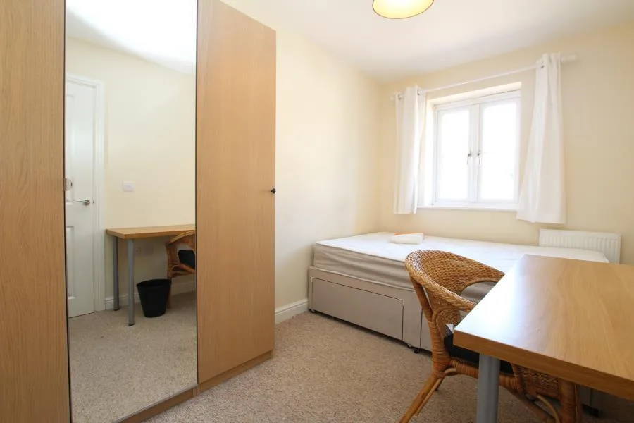 7 bedroom terraced house for rent