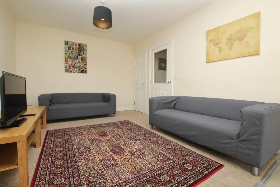 7 bedroom terraced house for rent