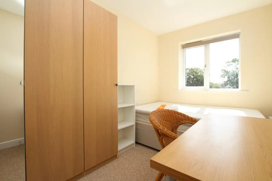 7 bedroom terraced house for rent