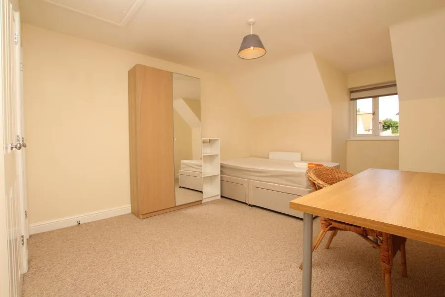 7 bedroom terraced house for rent