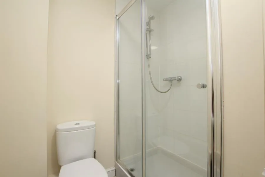 7 bedroom terraced house for rent
