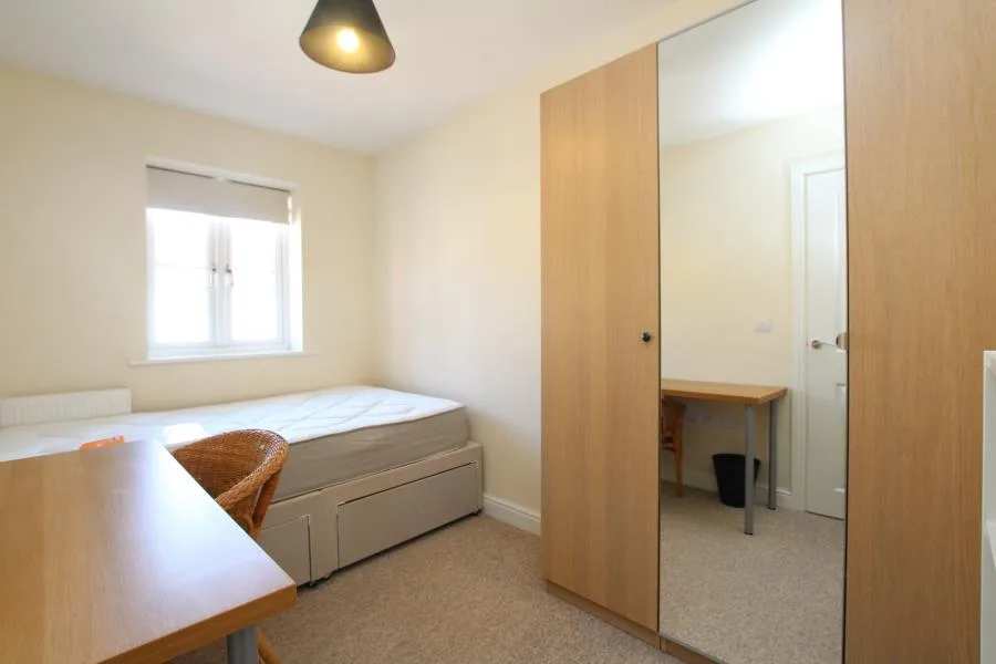 7 bedroom terraced house for rent
