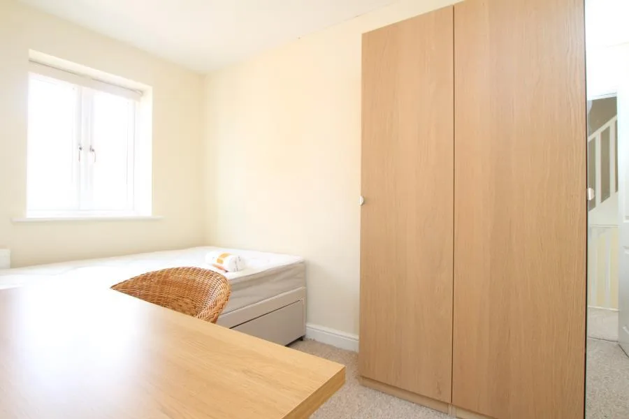7 bedroom terraced house for rent