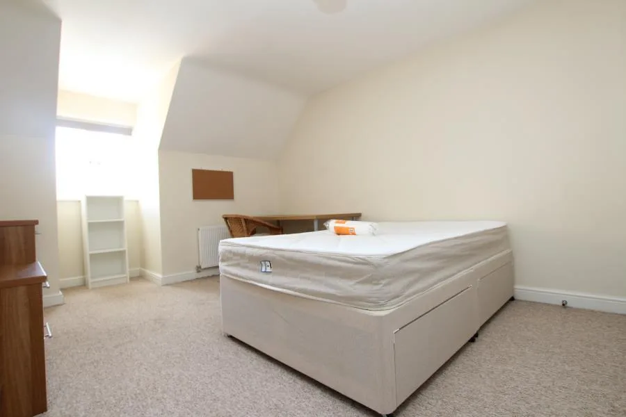 7 bedroom terraced house for rent