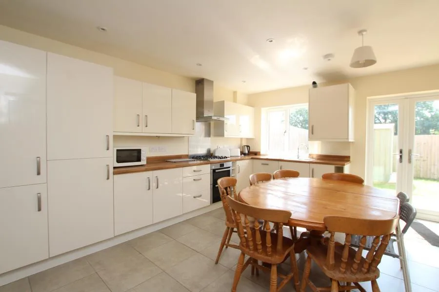 7 bedroom terraced house for rent