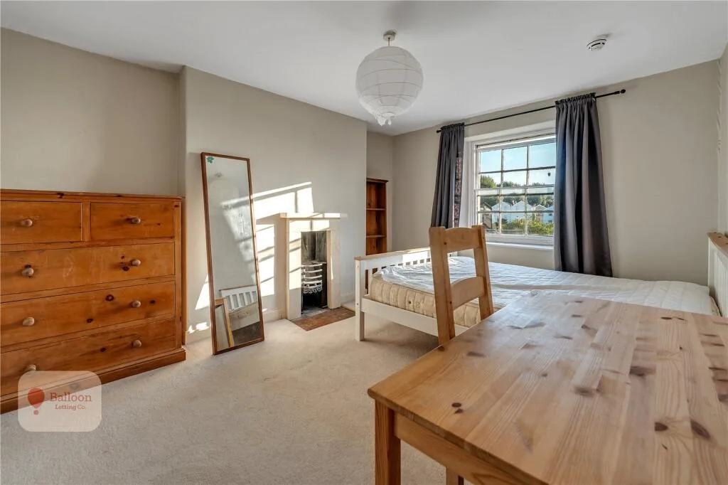 6 bedroom terraced house for rent