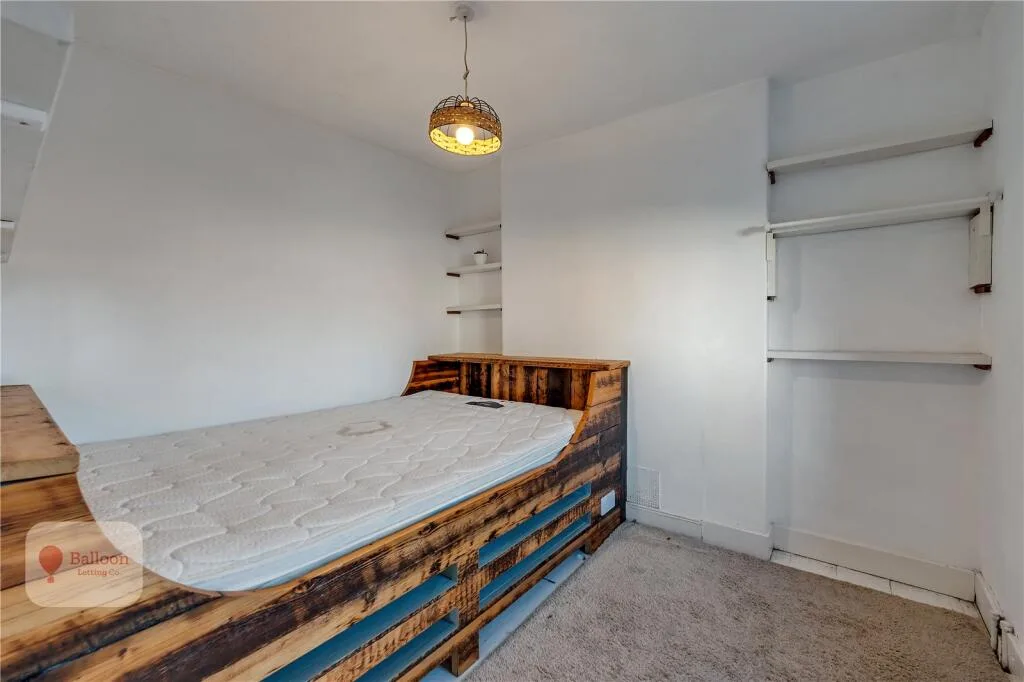 6 bedroom terraced house for rent