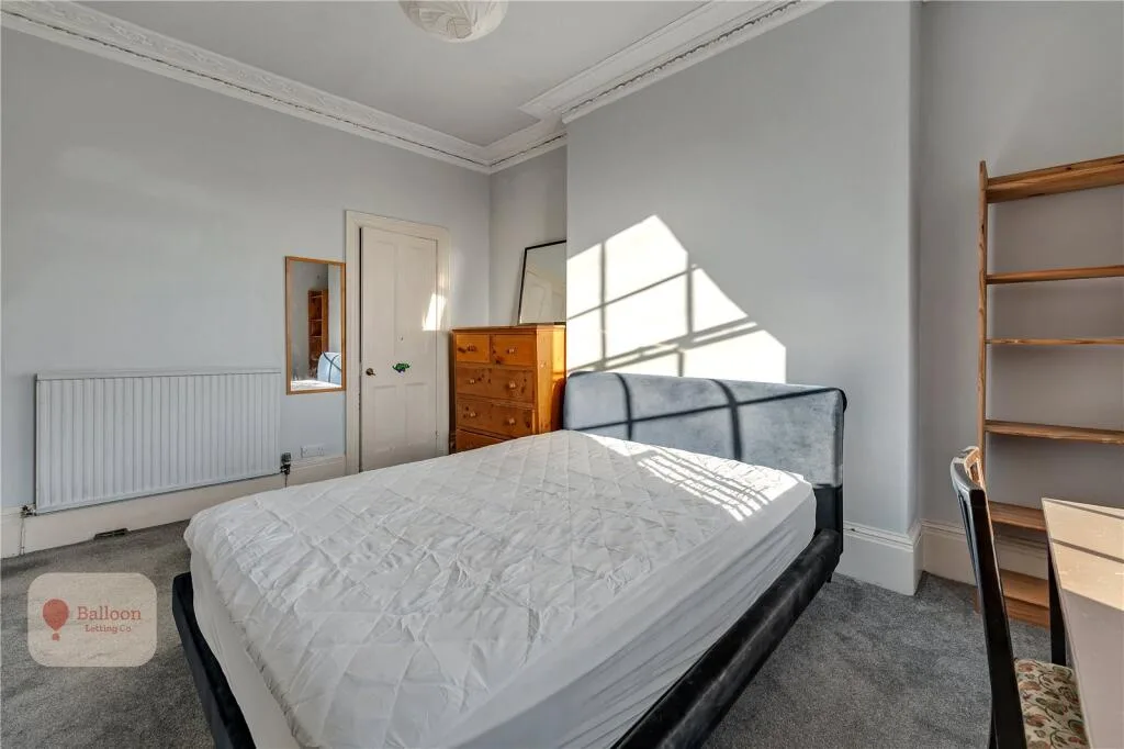 6 bedroom terraced house for rent