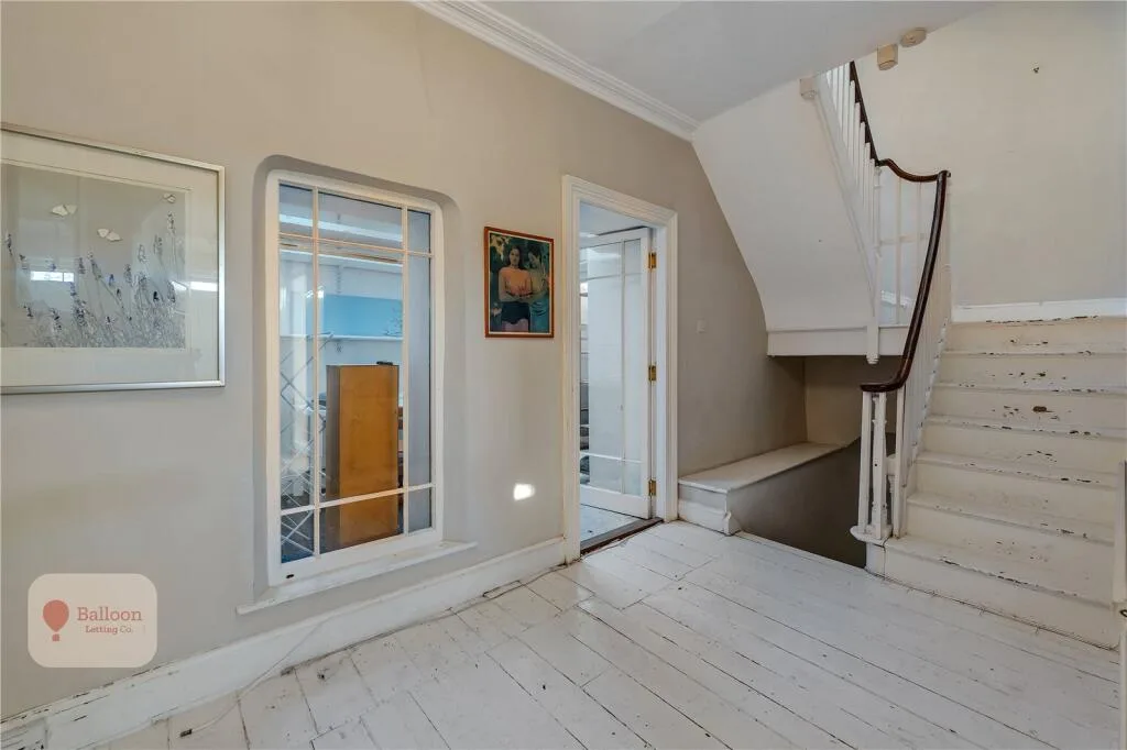 6 bedroom terraced house for rent