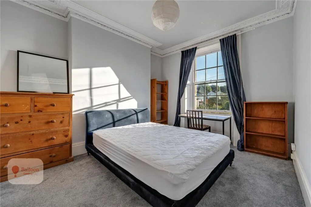 6 bedroom terraced house for rent