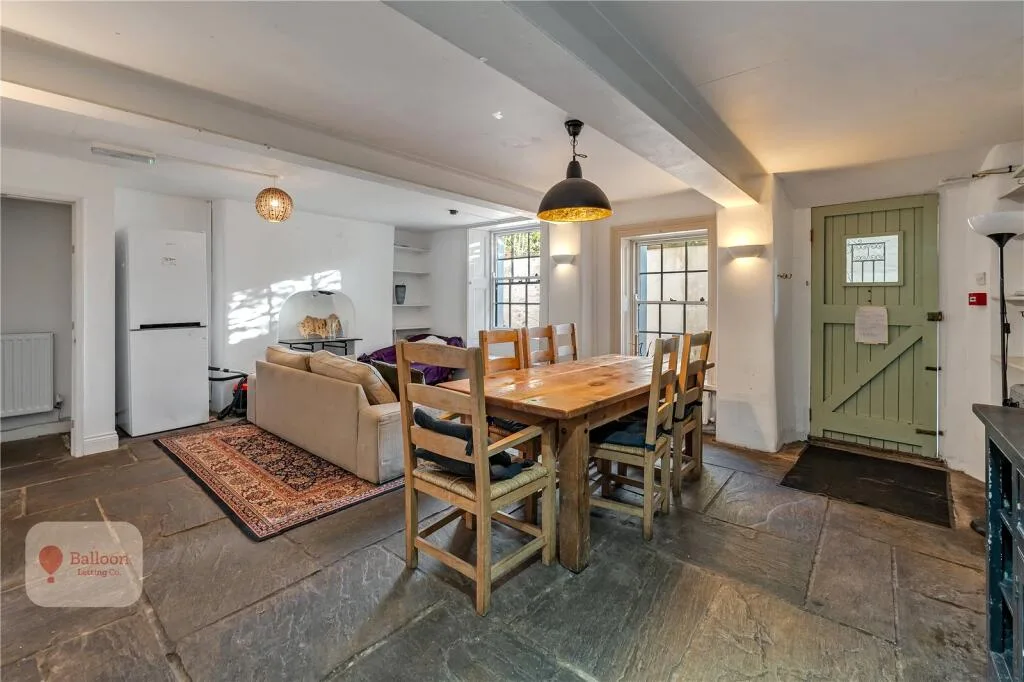 6 bedroom terraced house for rent