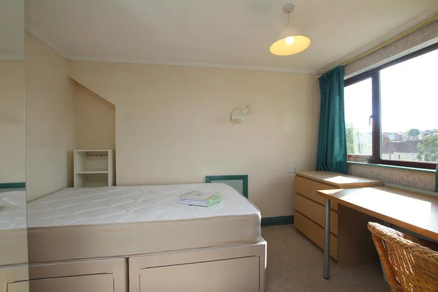 6 bedroom terraced house for rent