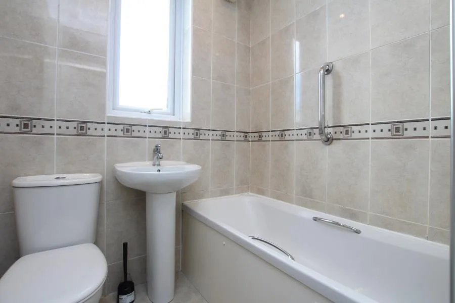 6 bedroom terraced house for rent