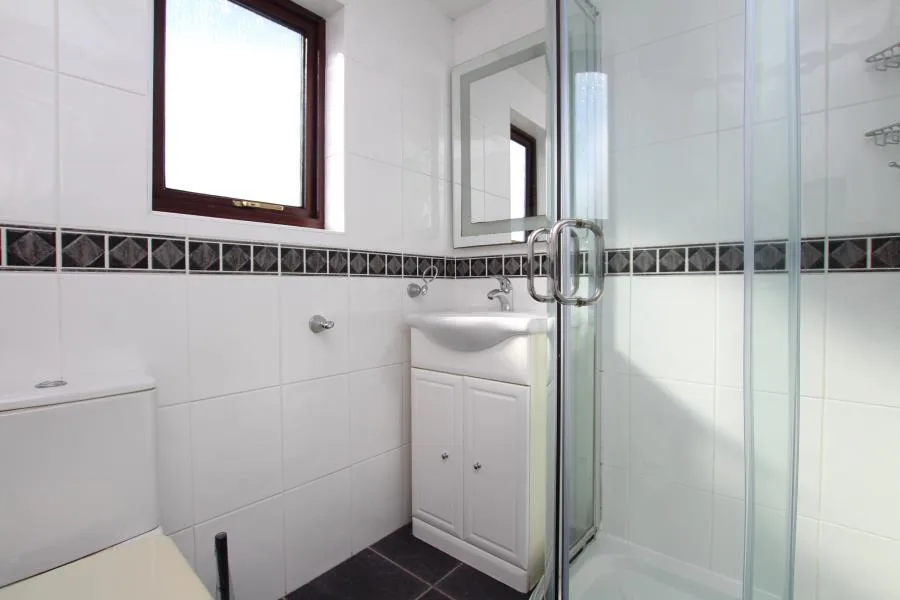 6 bedroom terraced house for rent
