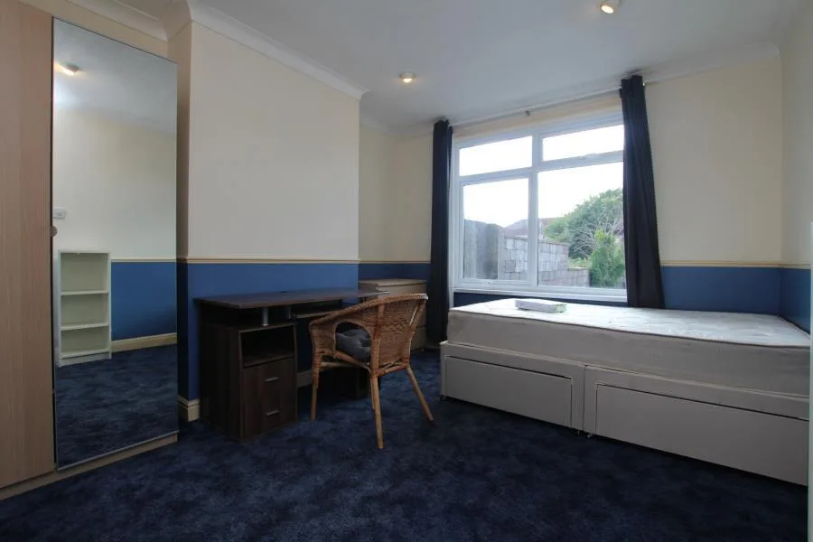 6 bedroom terraced house for rent