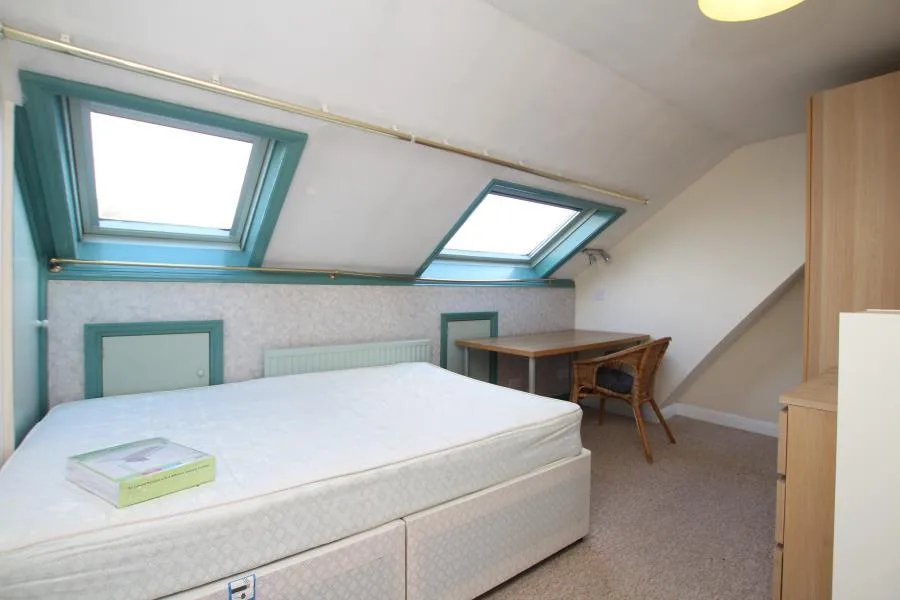 6 bedroom terraced house for rent