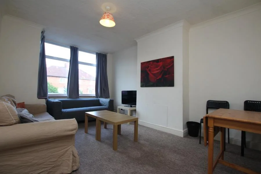 6 bedroom terraced house for rent