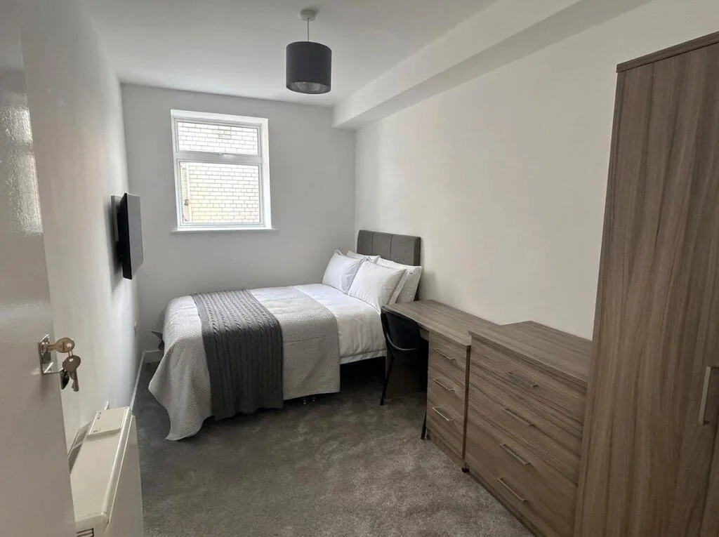 8 bedroom apartment for rent