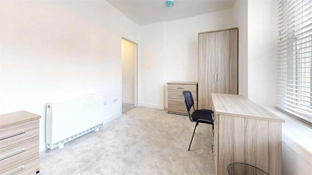8 bedroom apartment for rent